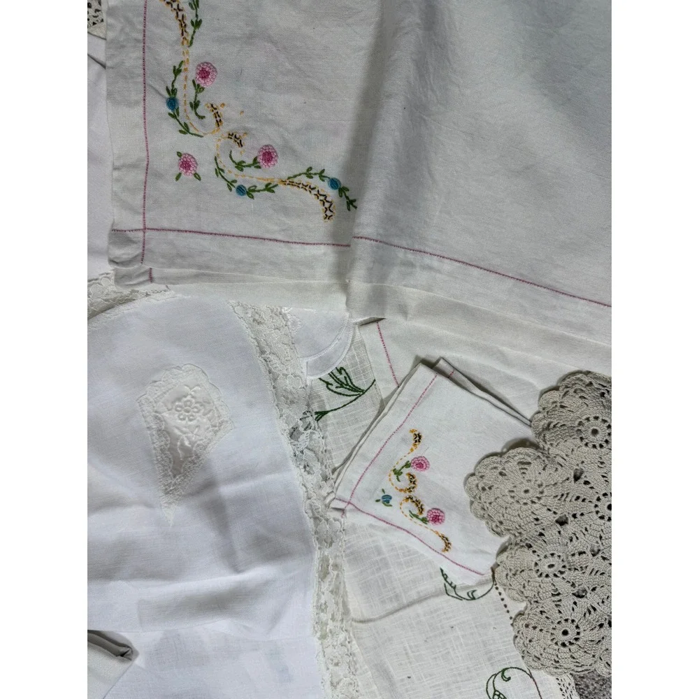 Vintage Linens Lot Embroidered Lace Doilies Scalloped Table Runner White Cottage